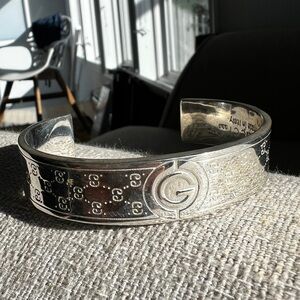 Vintage sterling silver Gucci bangle cuff signature pattern